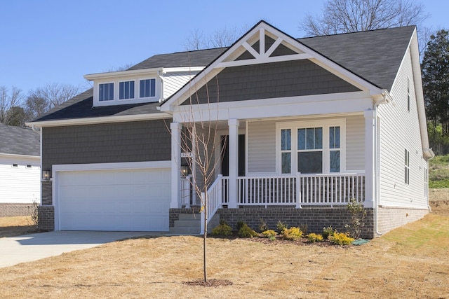 3044 Fernwood Ln, Columbia, TN 38401 - craftsman inspired home with a porch, driveway, and a shingled roof