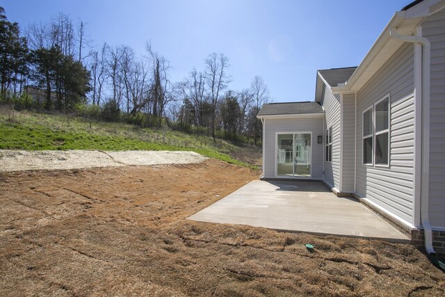 3044 Fernwood Ln, Columbia, TN 38401 - view of yard featuring a patio