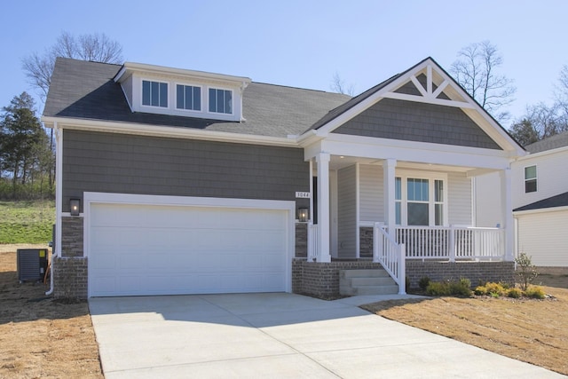 3044 Fernwood Ln, Columbia, TN 38401 - craftsman-style home featuring covered porch and concrete driveway