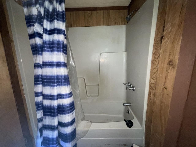180 Barbee Ave, Ripley, TN 38063 - bathroom with shower / tub combo with curtain