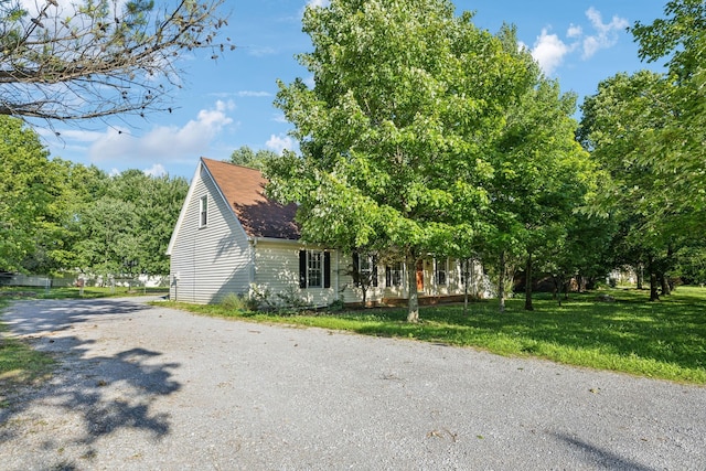 3171 Asbury Ln, Murfreesboro, TN 37129 - view of front of home featuring a shingled roof and a front yard