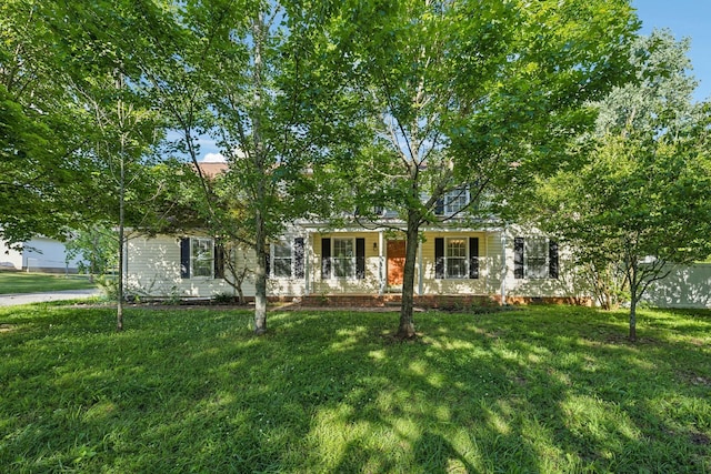 3171 Asbury Ln, Murfreesboro, TN 37129 - obstructed view of property featuring a porch and a front lawn