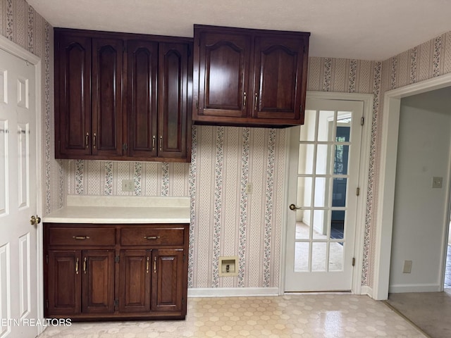 182 Whippoorwill Dr, Oak Ridge, TN 37830 - kitchen featuring wallpapered walls and light countertops