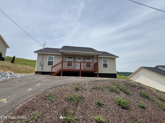 3288 Parker Blvd, Kodak, TN 37764 - manufactured / mobile home with a porch