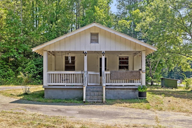 2727 Old Tilton Rd, Dalton, GA 30721 - bungalow-style home with covered porch