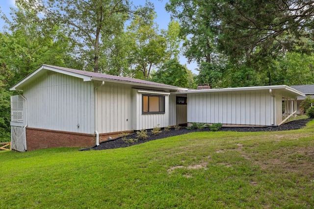 5920 Dogwood Dr, Harrison, TN 37341 - view of front of home featuring a front lawn
