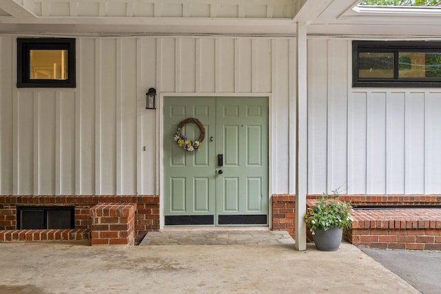 5920 Dogwood Dr, Harrison, TN 37341 - entrance to property featuring board and batten siding