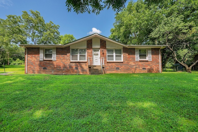 332 Old Dunbar Cave Rd, Clarksville, TN 37043 - single story home with crawl space, a front lawn, and brick siding