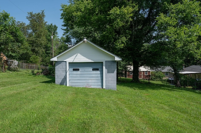332 Old Dunbar Cave Rd, Clarksville, TN 37043 - view of outdoor structure with driveway