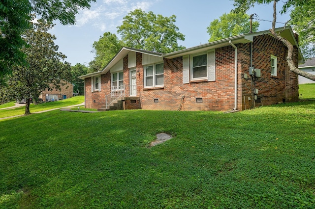 332 Old Dunbar Cave Rd, Clarksville, TN 37043 - ranch-style home featuring crawl space, a front yard, and brick siding