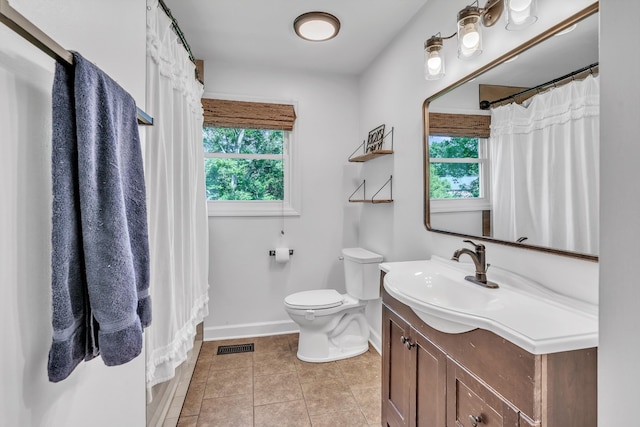 4200 Hunters Point Pike, Lebanon, TN 37087 - full bath featuring vanity and tile patterned floors