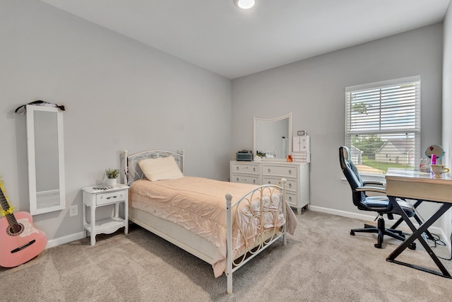 272 Thorpe Dr, Spring Hill, TN 37174 - bedroom featuring light carpet and a desk