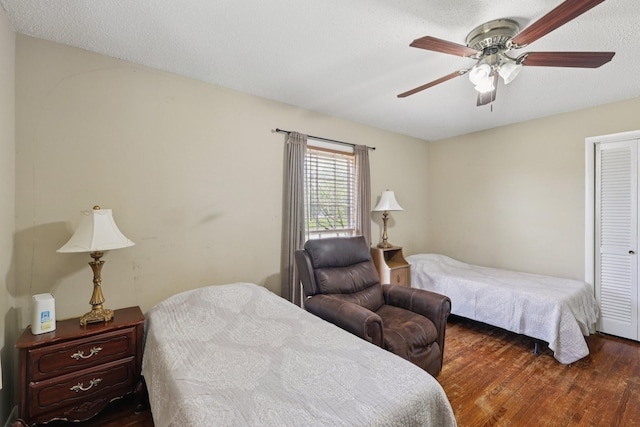 2604 Forest View Dr, Antioch, TN 37013 - bedroom featuring wood finished floors, a ceiling fan, and a closet