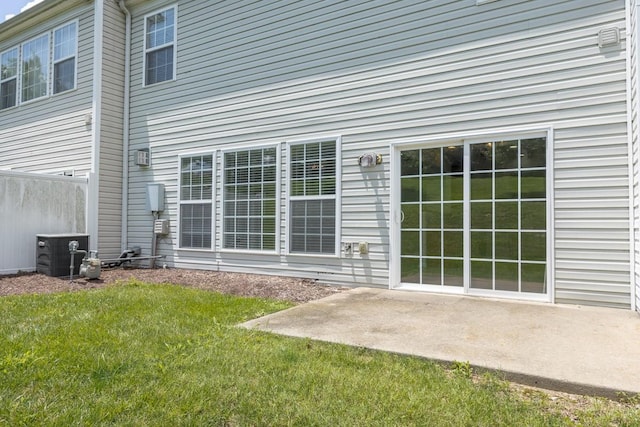 446 Lazy Creek Ln, Nashville, TN 37211 - back of property featuring a lawn and a patio