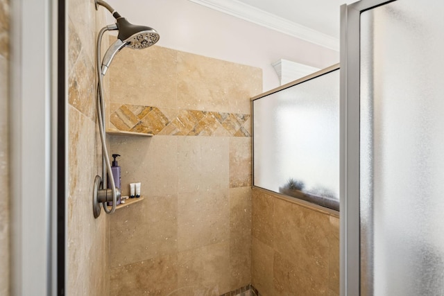 2819 Silver Springs Ct, Murfreesboro, TN 37128 - bathroom with a tile shower and crown molding
