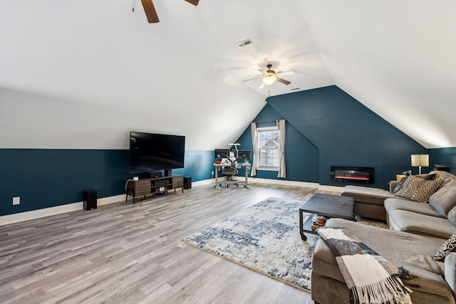 2819 Silver Springs Ct, Murfreesboro, TN 37128 - living area with a ceiling fan, wood finished floors, and vaulted ceiling