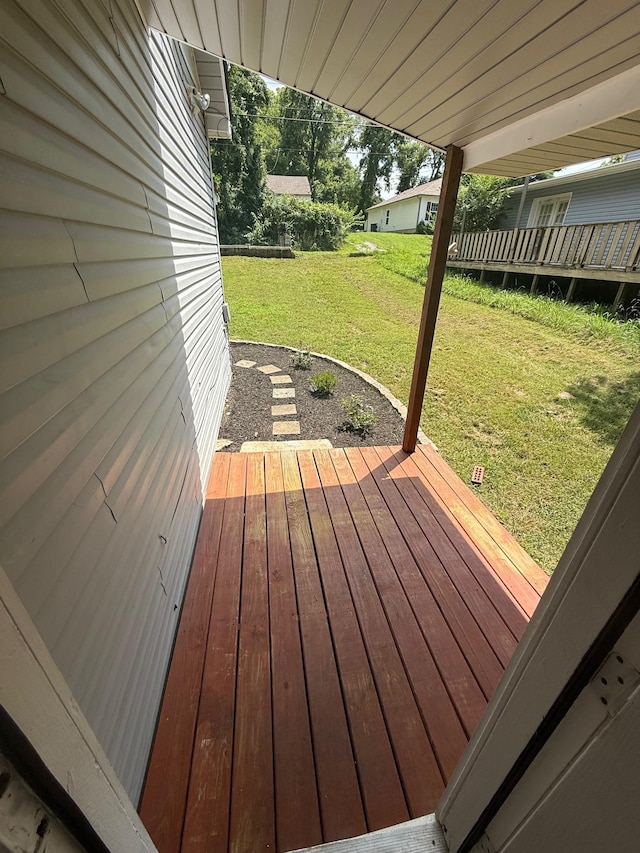 418 W 3rd St, Columbia, TN 38401 - deck with a lawn