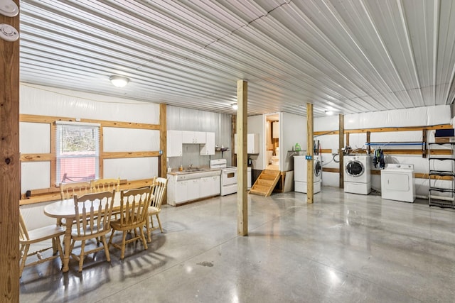 2427 Green Valley Rd, Lafayette, TN 37083 - below grade area featuring washer and clothes dryer