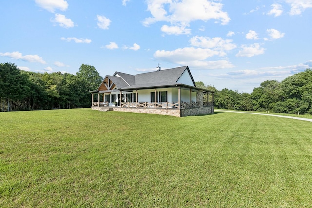 2427 Green Valley Rd, Lafayette, TN 37083 - view of front facade featuring a front lawn and covered porch