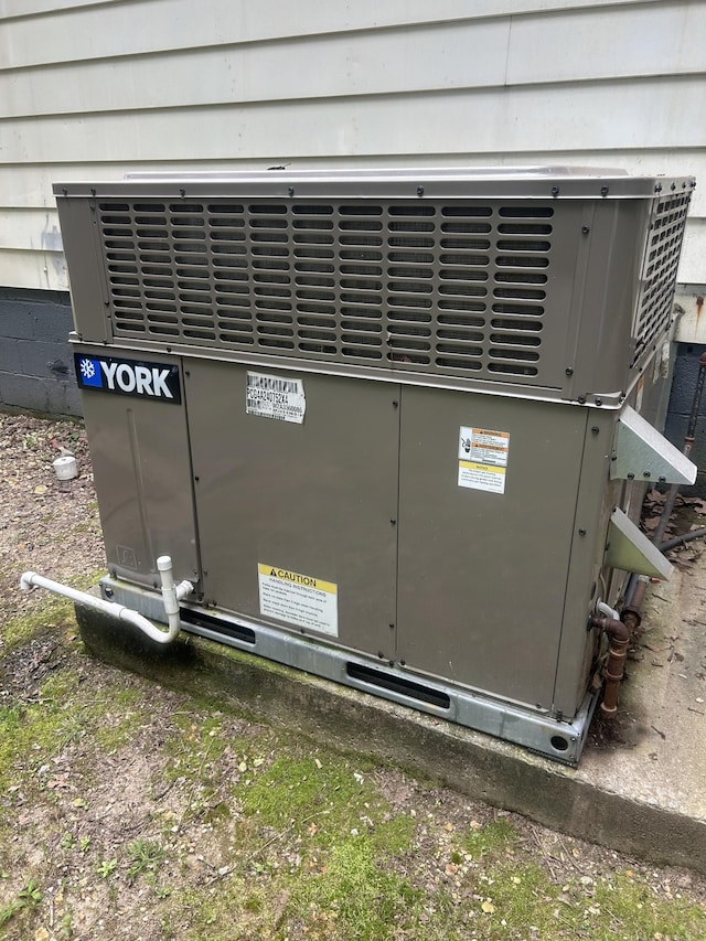 273 E Lake St, Camden, TN 38320 - exterior view of a cooling unit