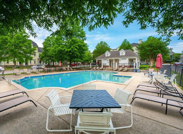 4316 Summercrest Blvd Unit 104, Antioch, TN 37013 - community pool with a patio