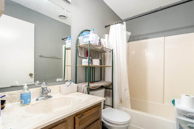 1053 Heritage Dr, Madison, TN 37115 - bathroom with vanity, shower / bath combo, and a textured ceiling