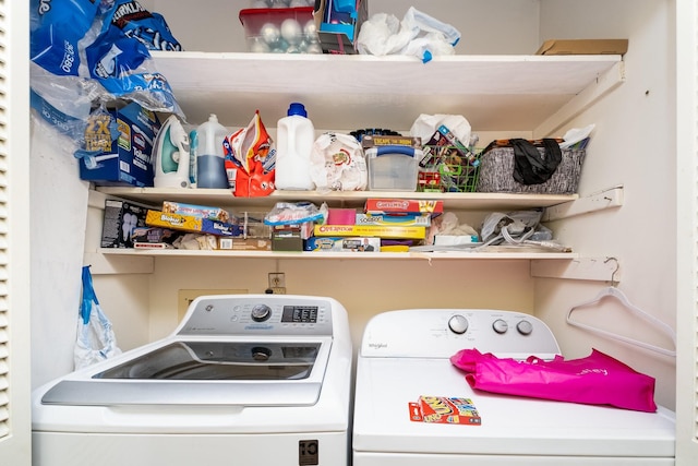 1053 Heritage Dr, Madison, TN 37115 - laundry room featuring washing machine and clothes dryer