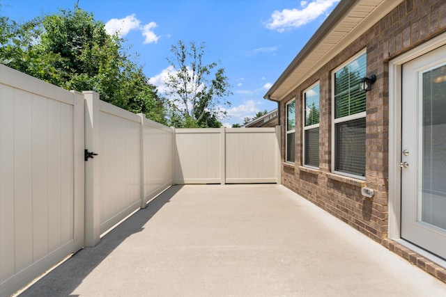 2129 Halfmoon Way, Murfreesboro, TN 37130 - view of patio featuring a gate