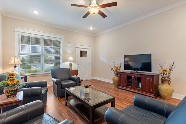 2129 Halfmoon Way, Murfreesboro, TN 37130 - living area featuring crown molding, ceiling fan, wood finished floors, and recessed lighting