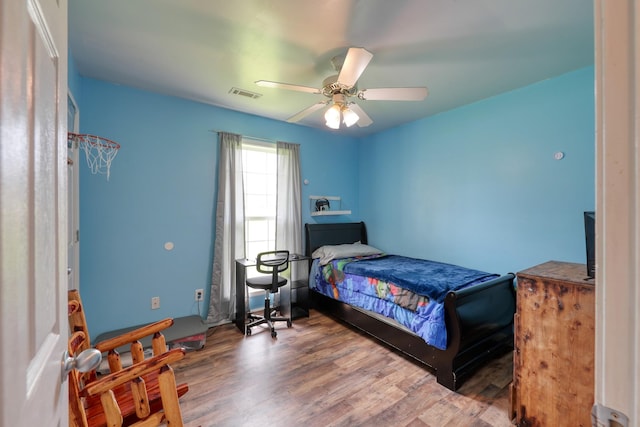 1944 Fieldstone Dr, Columbia, TN 38401 - bedroom featuring wood finished floors and a ceiling fan
