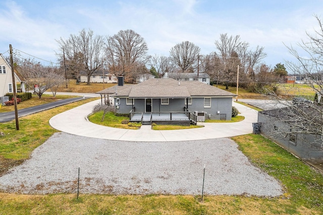 805 N Chancery St, Mcminnville, TN 37110 - back of house with driveway and a porch