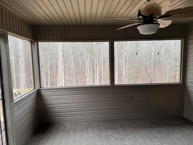 334 Cumberland Cove Rd Unit 5, Monterey, TN 38574 - unfurnished sunroom featuring ceiling fan