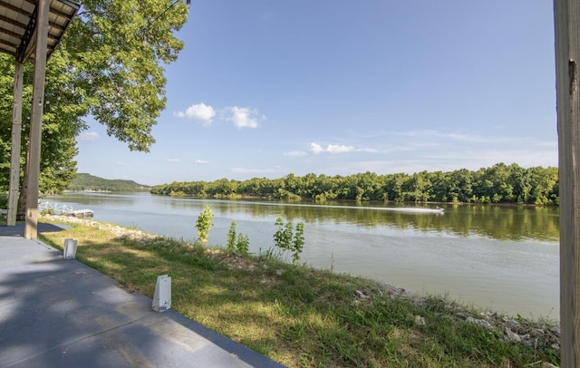 1085 Wc Pickett Rd, Clifton, TN 38425