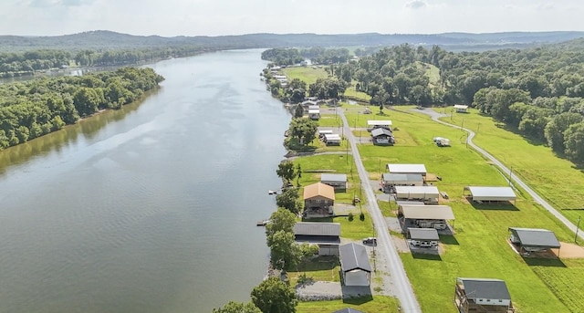 1085 Wc Pickett Rd, Clifton, TN 38425