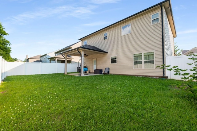 3116 Mapleside Ln, Murfreesboro, TN 37128 - back of property with a patio area, a fenced backyard, and a ceiling fan