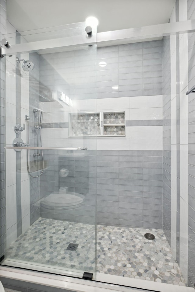 1470 Tyne Blvd, Nashville, TN 37215 - bathroom with a shower stall