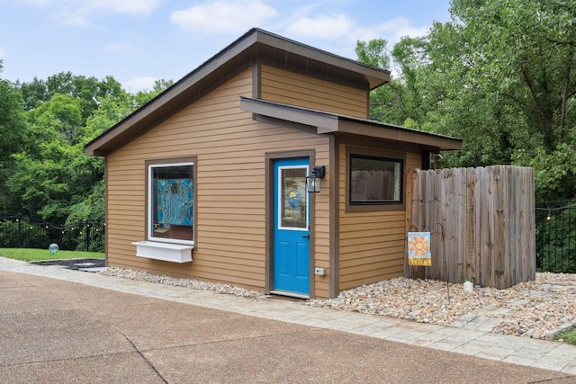 1470 Tyne Blvd, Nashville, TN 37215 - view of front of property featuring an outbuilding