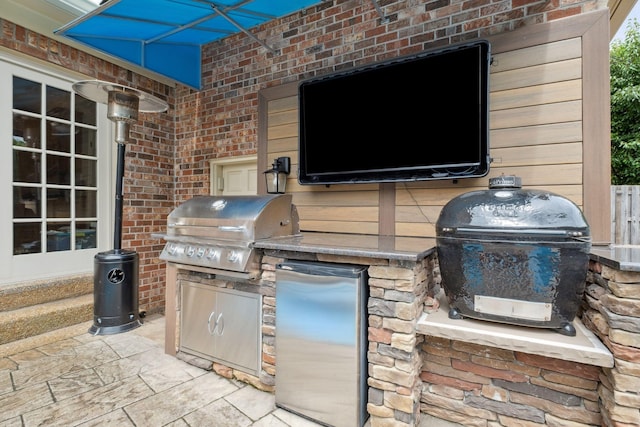 1470 Tyne Blvd, Nashville, TN 37215 - view of patio / terrace with an outdoor kitchen