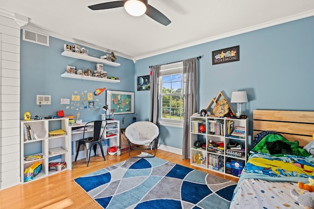 605 Jackson Ave, Carthage, TN 37030 - bedroom featuring wood finished floors, crown molding, and a ceiling fan
