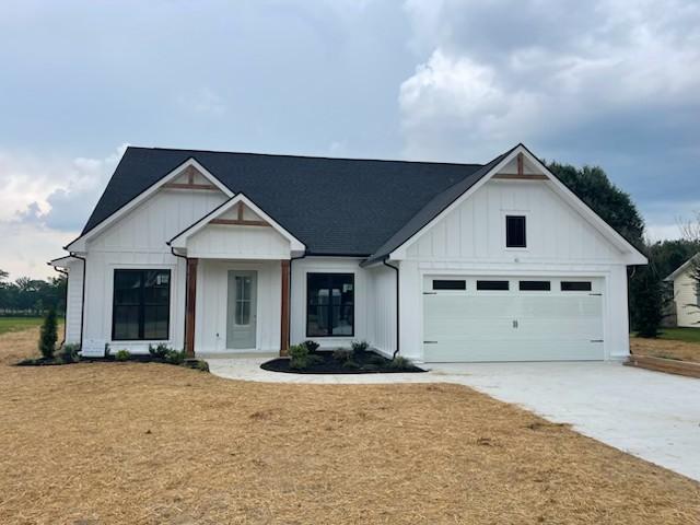 189 Strawberry Rdg, Manchester, TN 37355 - photo 1