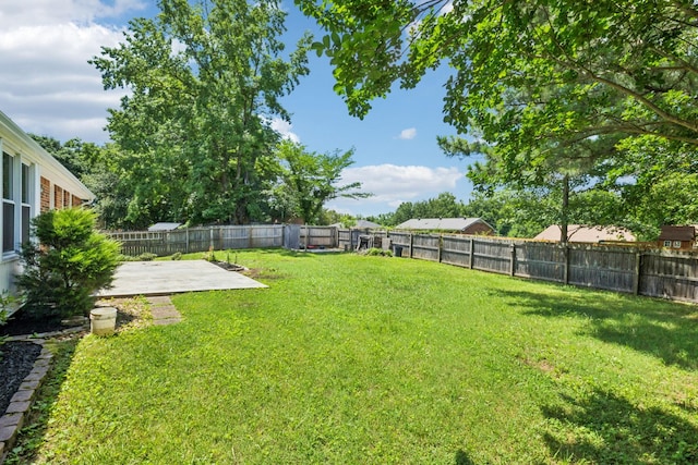 353 Greenleaf Ln, Clarksville, TN 37040 - fenced backyard featuring a patio