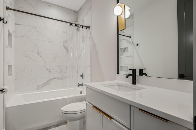 2118 Cliff Dr, Nashville, TN 37218 - full bath with vanity and shower / tub combo with curtain