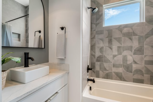 2118 Cliff Dr, Nashville, TN 37218 - bathroom with shower / bathtub combination with curtain and vanity