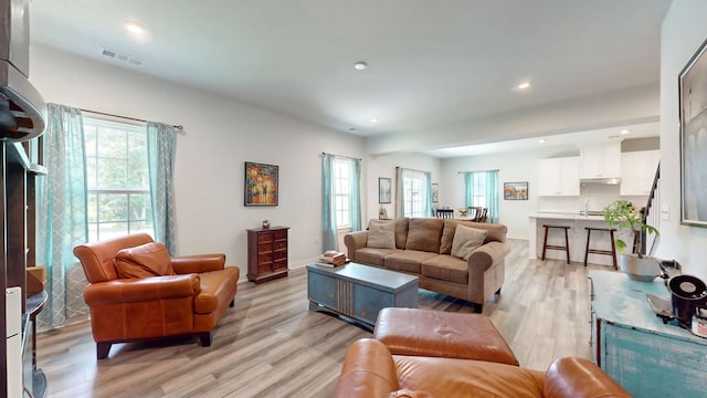 3428 Pepper Glendale Dr, Murfreesboro, TN 37128 - living room with light wood-style floors and recessed lighting