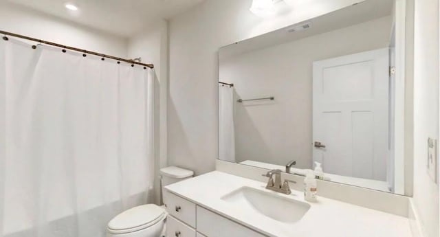 3428 Pepper Glendale Dr, Murfreesboro, TN 37128 - bathroom featuring vanity and shower / tub combo
