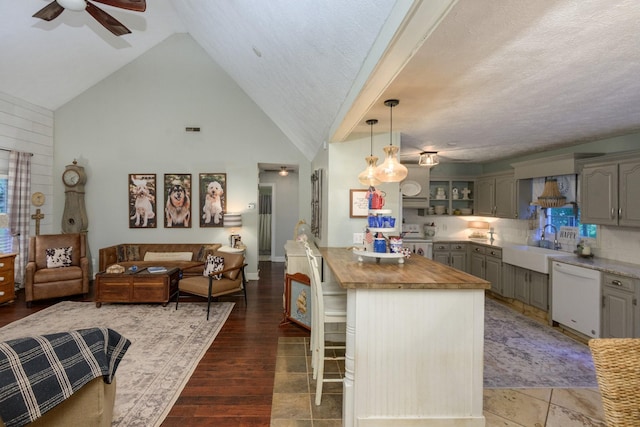 10523 E Lyon Rd, Readyville, TN 37149 - photo 13