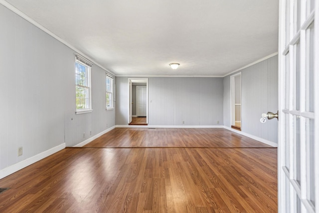 810 Country Club Dr, Clarksville, TN 37043 - unfurnished room featuring ornamental molding and wood finished floors