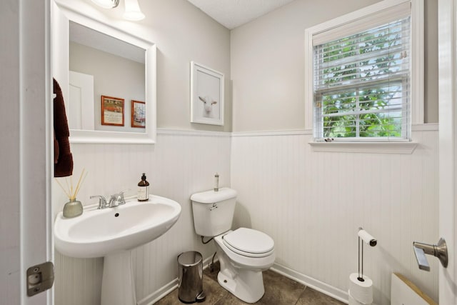 3232 Dark Woods Dr, Franklin, TN 37064 - bathroom featuring a wainscoted wall and tile patterned floors