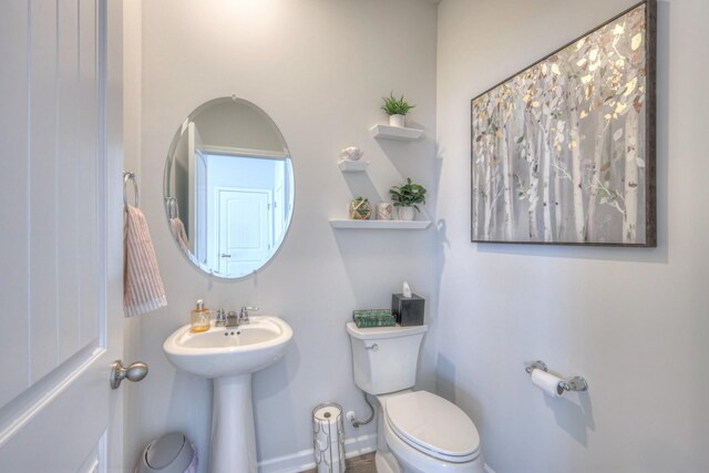 207 Welara St, Murfreesboro, TN 37129 - half bathroom with toilet and a sink