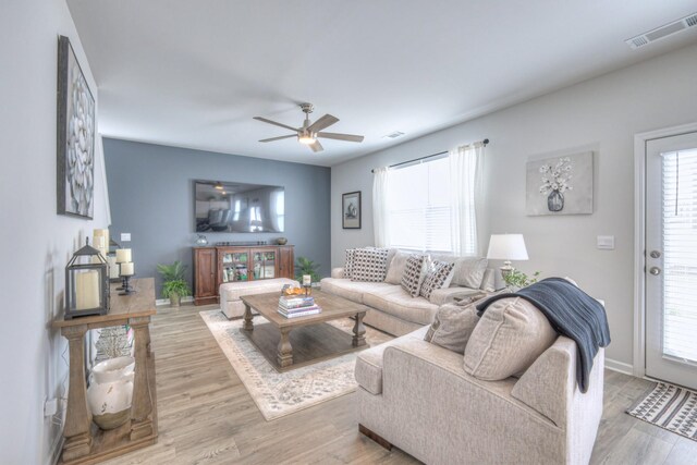 207 Welara St, Murfreesboro, TN 37129 - living room featuring a ceiling fan and wood finished floors